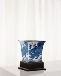 Chow Square Planter with Stand