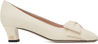Valentino Garavani Chaussures à talon bottier Bowow blanc cassé