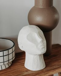 Debongout - La statuette visage - Taille Unique - Beige