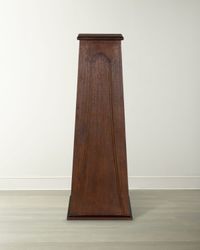 Island Manor Pedestal