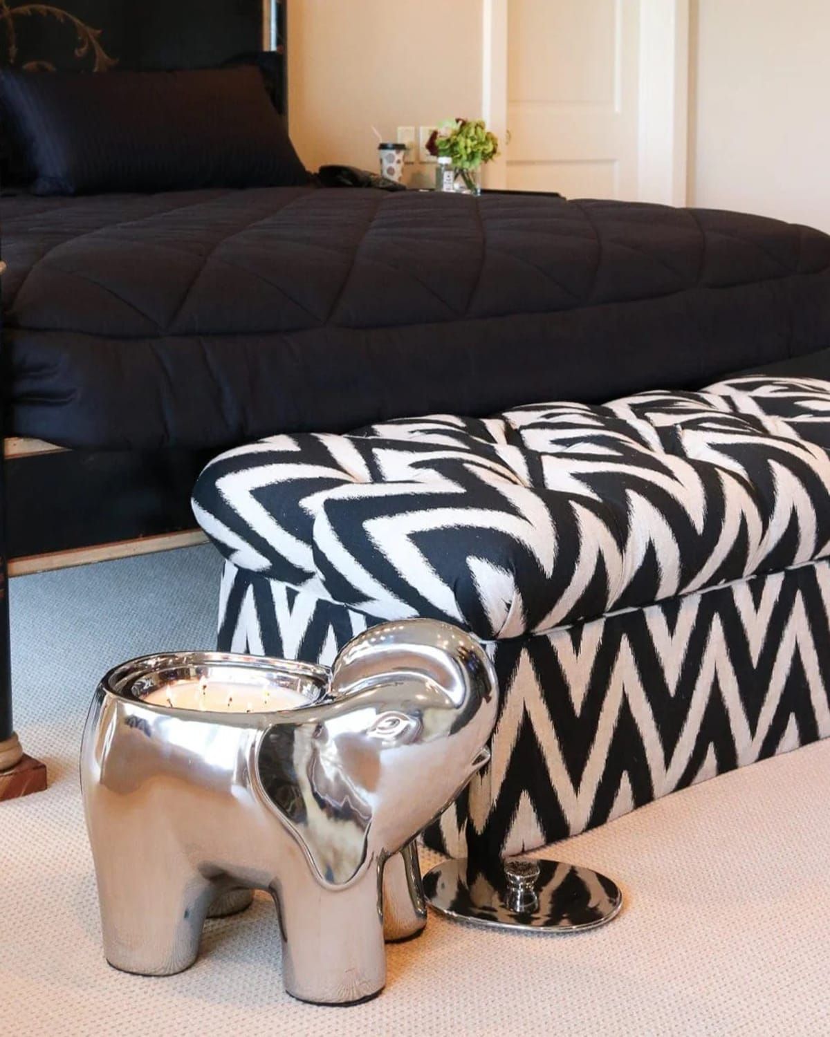 Silvertone Grand Elephant Candle, 20 oz.