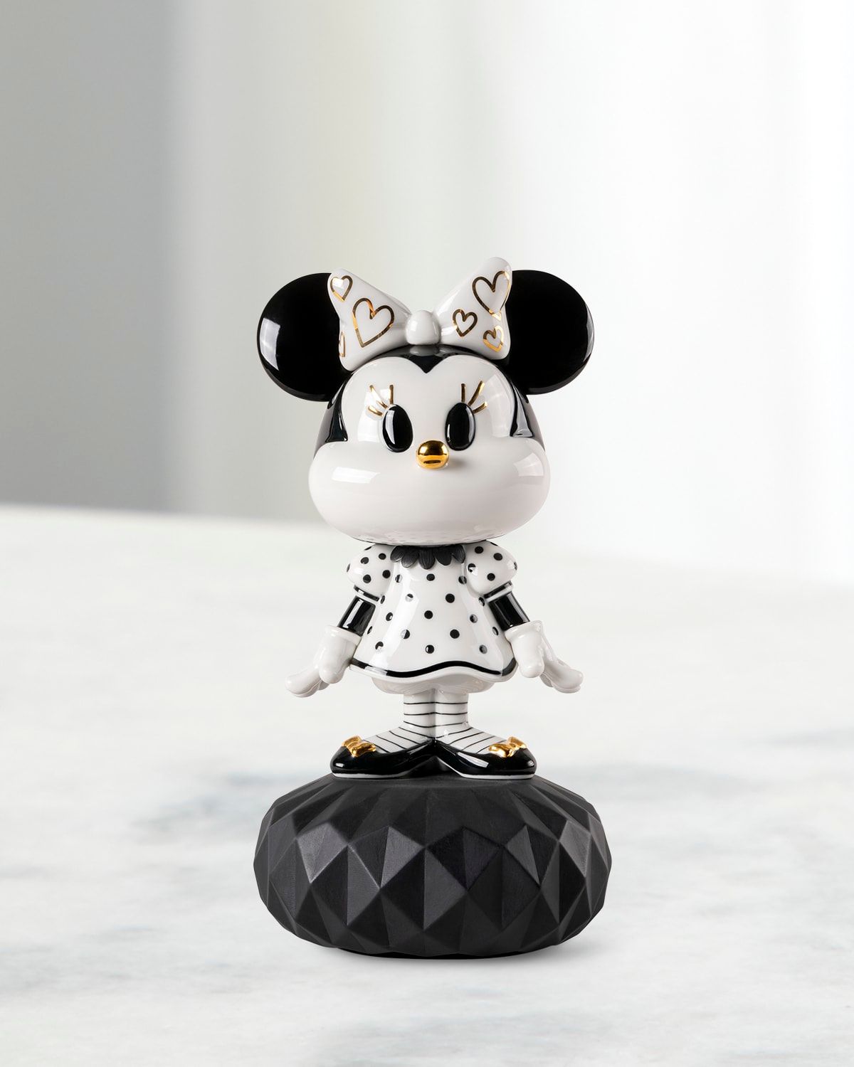 Minnie in Black & White Sculpture