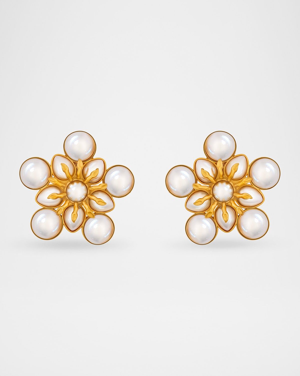 Pearly Flower Small Clip-On Earrings