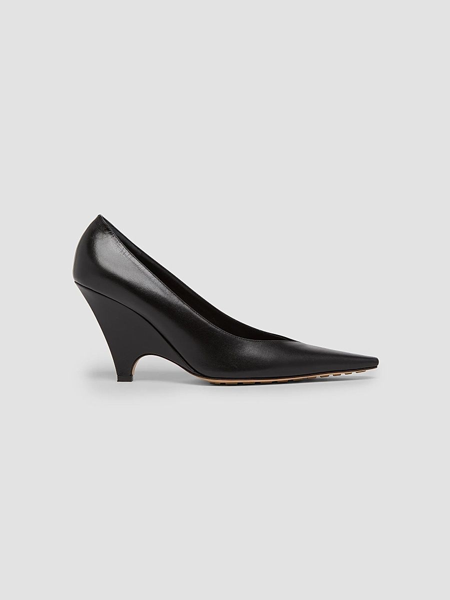 Women's Scaletta 90MM Leather Wedge Pumps - Black - Size 6