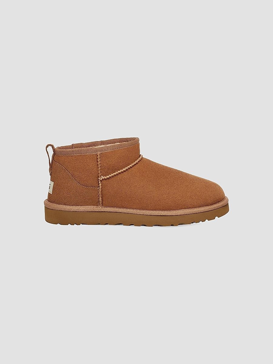 UGG Unisex Classic Ultra Mini Sheepskin Ankle Boots - Chestnut - Size 13