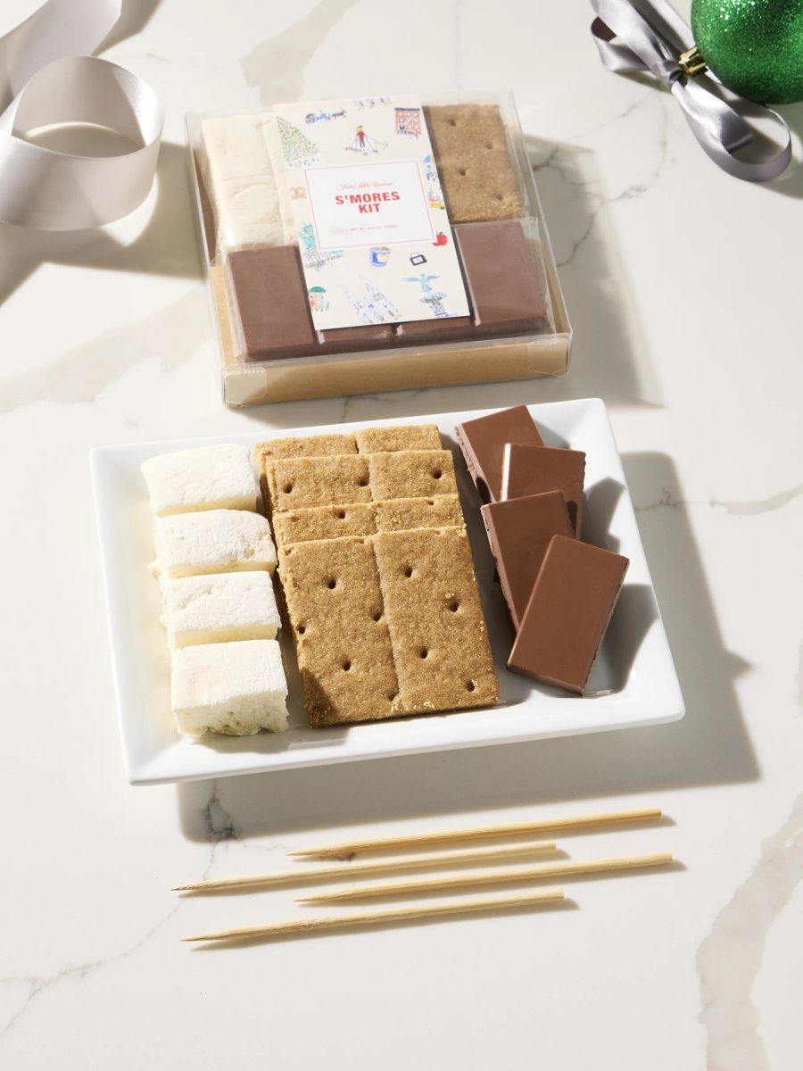 Saks Fifth Avenue Artisanal Classic S'mores Kit