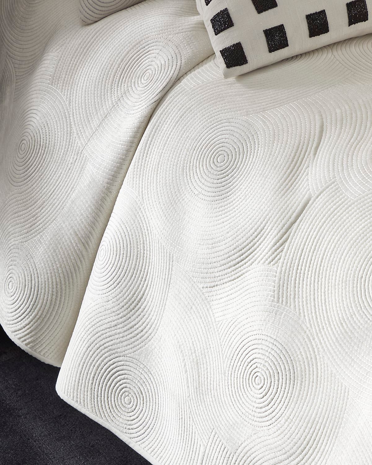 Einar Velvet Coverlet