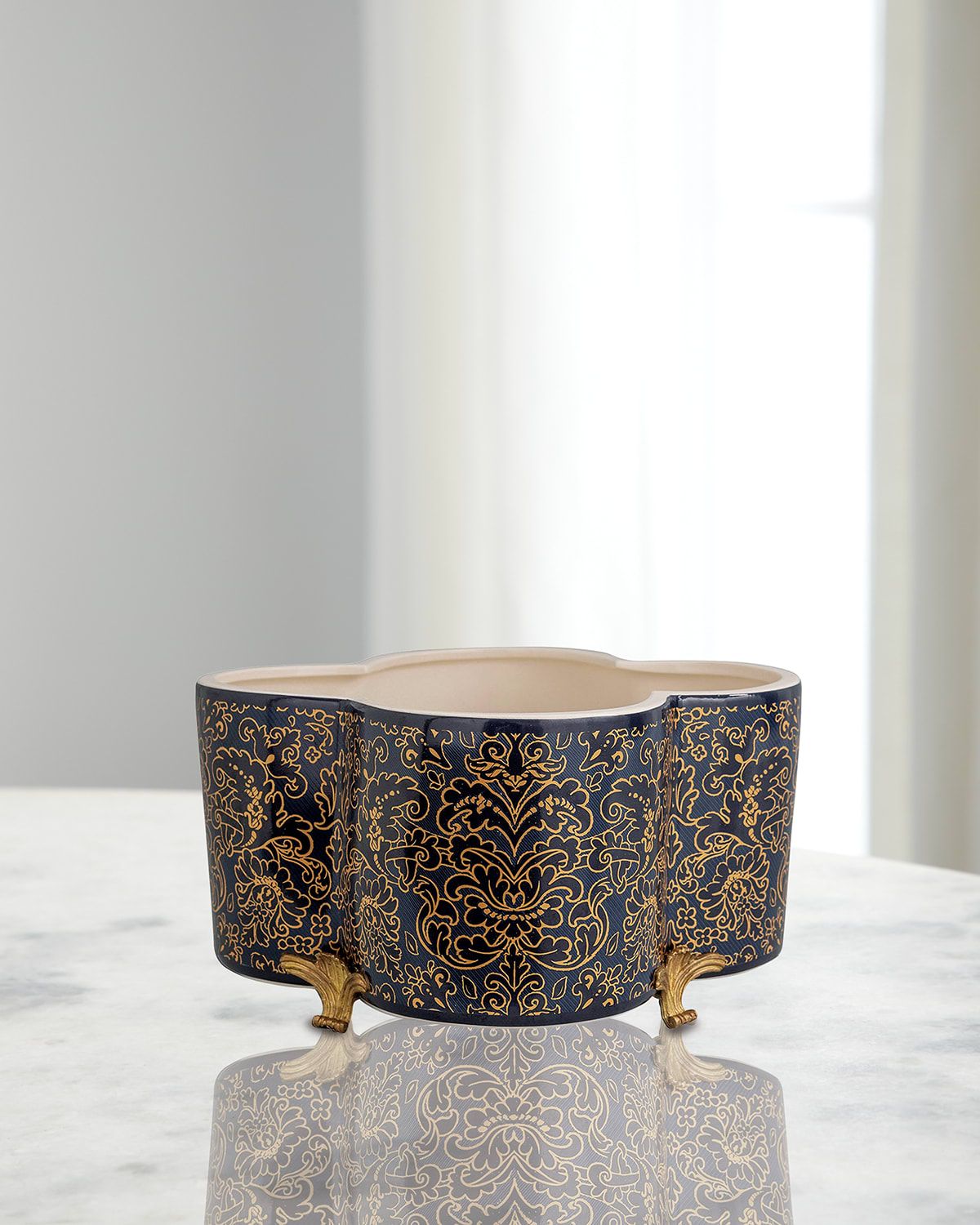 Richmond Damask Quatrefoil Planter