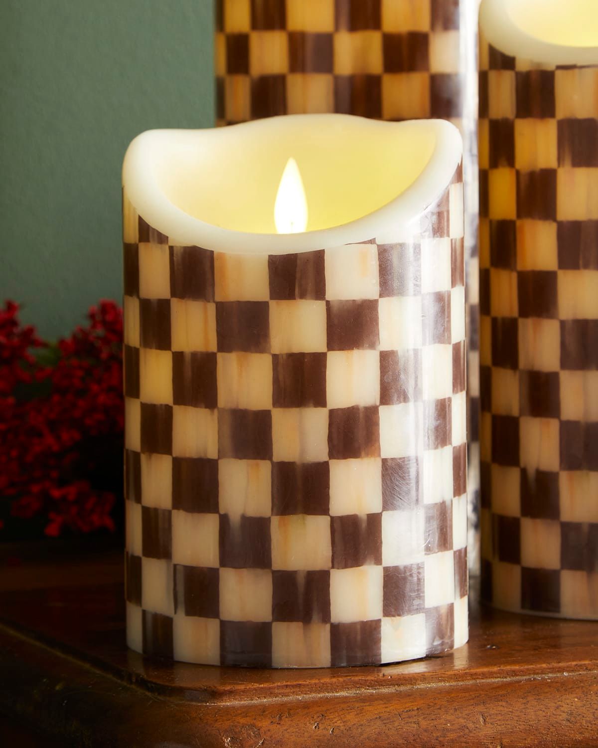 6" Courtly Check Flicker Pillar