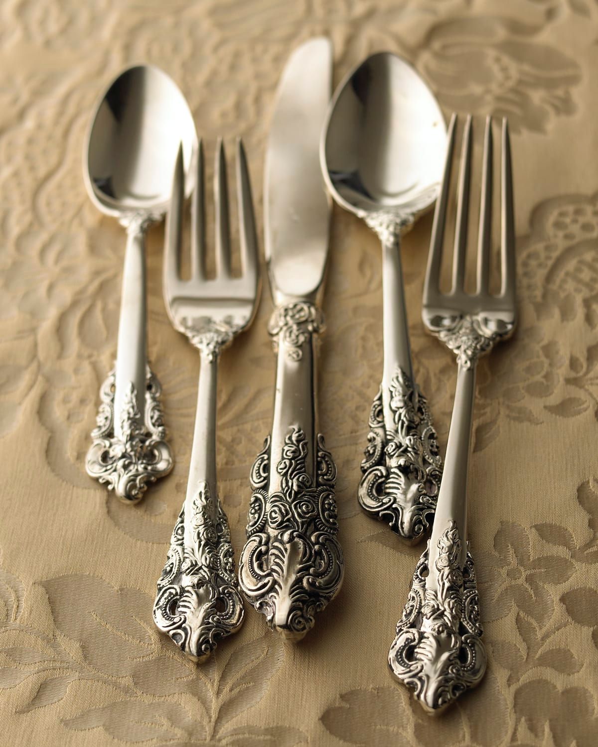 92-Piece 20th-Century Baroque Silver-Plated Flatware