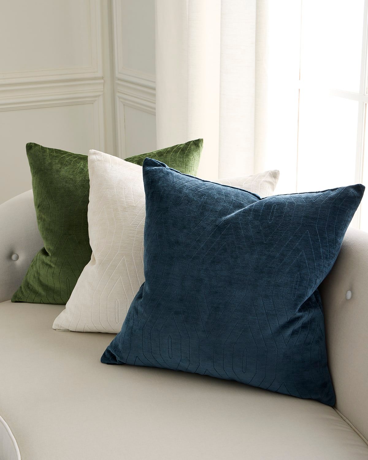 Lisse Velvet Decorative Pillow, 24" Square