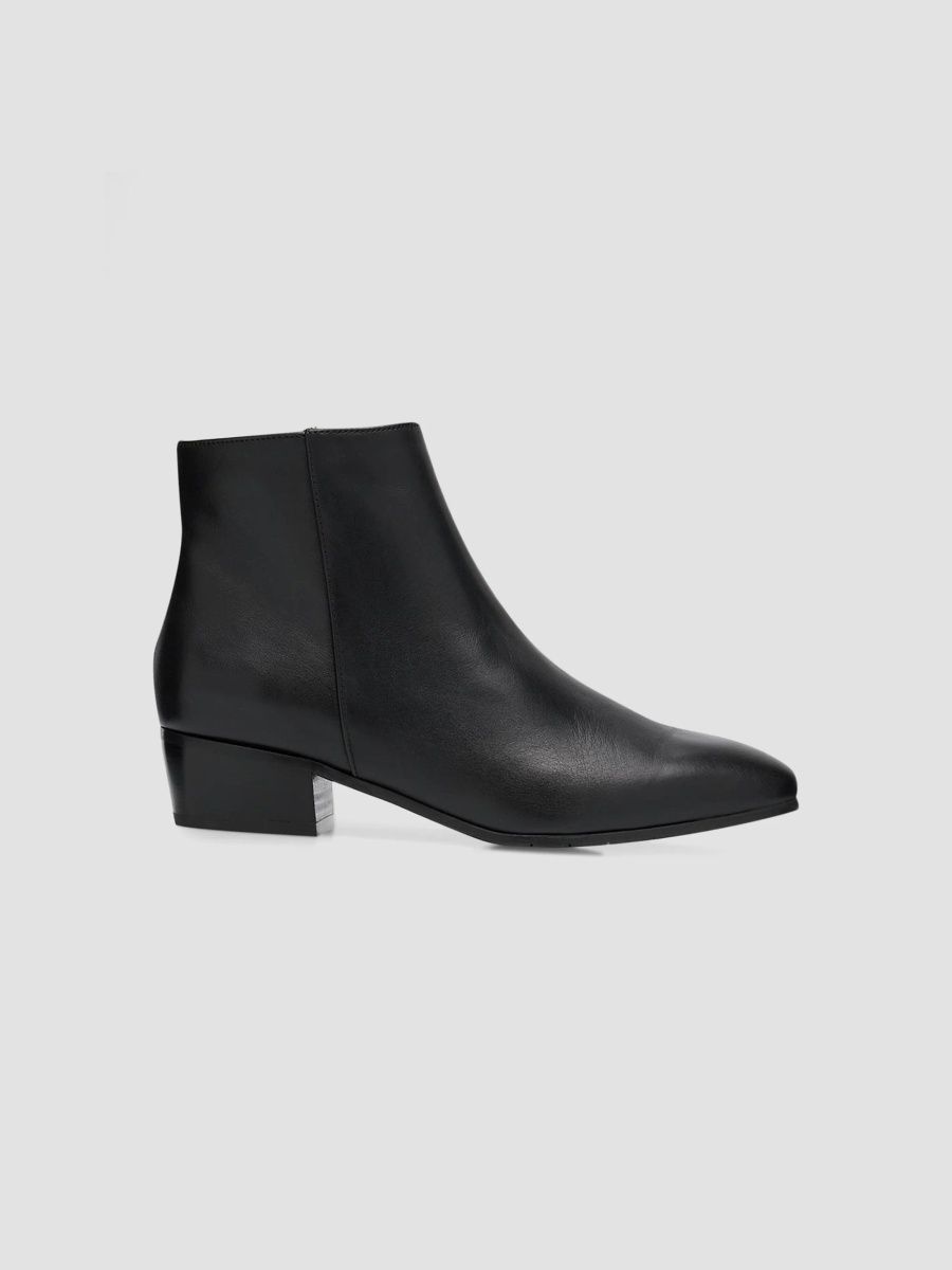 Aquatalia Women's Fuoco Leather Ankle Booties - Black Nappa - Size 6