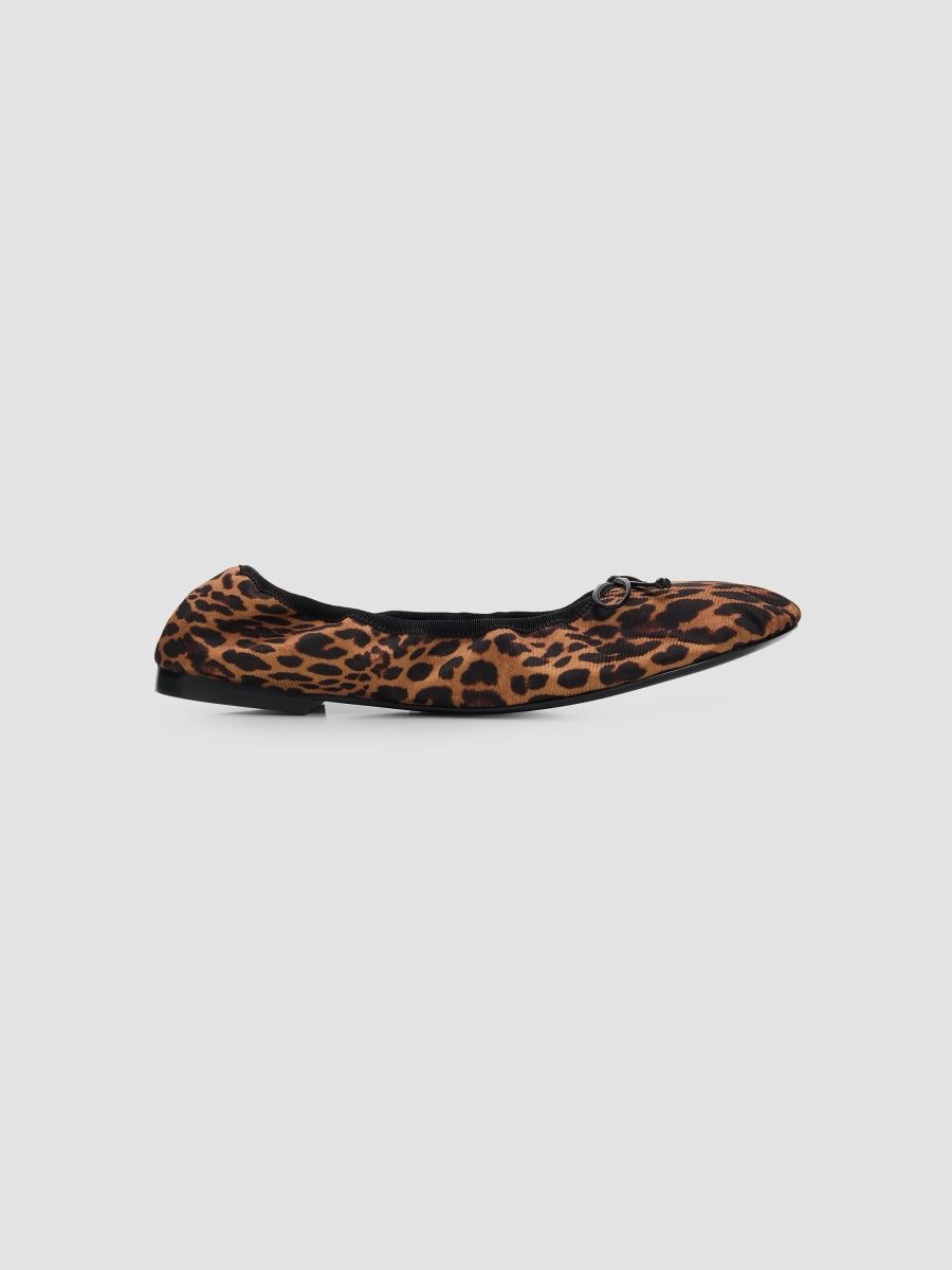 Stuart Weitzman Women's Nia Leopard-Print Ballet Flats - Classic Black - Size 12