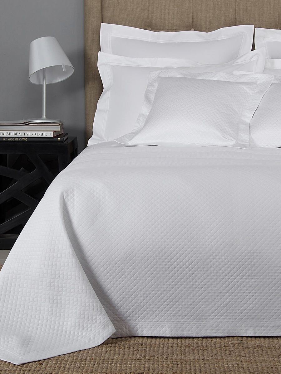 Hotel Melody Bedspread - White - Size Twin