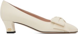 Valentino Garavani Chaussures à talon bottier Bowow blanc cassé