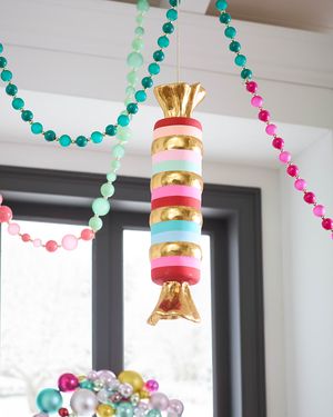 Stripe Taffy Holiday Display, 18"