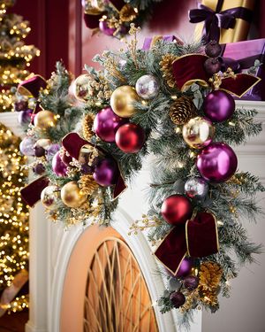Pre-Lit Plum Christmas 6' Garland