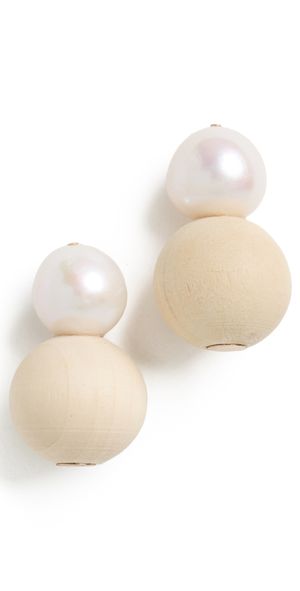 SHASHI Bois Stud Earrings PEARL/WOOD One Size