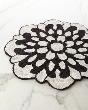 Otil Reversible Flower-Shaped Bath Rug