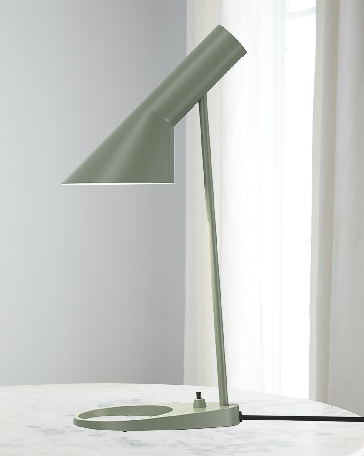 AJ Mini Table Lamp, 17"
