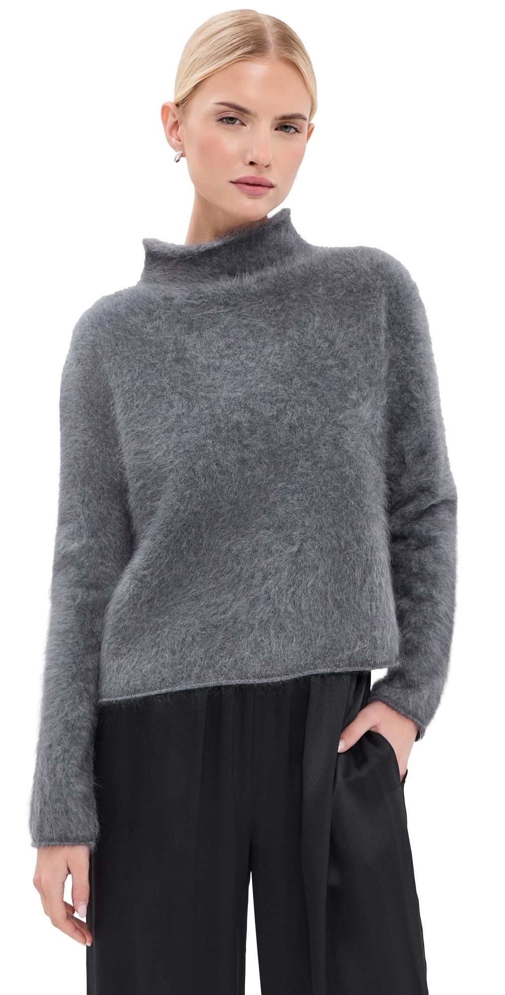 LISA YANG Sandy Brushed Cashmere Sweater Graphite Brushed 1