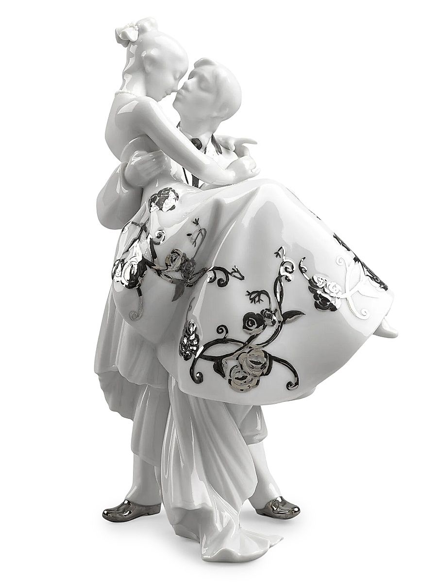 Re-Deco The Happiest Day Couple Porcelain Figurine - Whiteandsilver