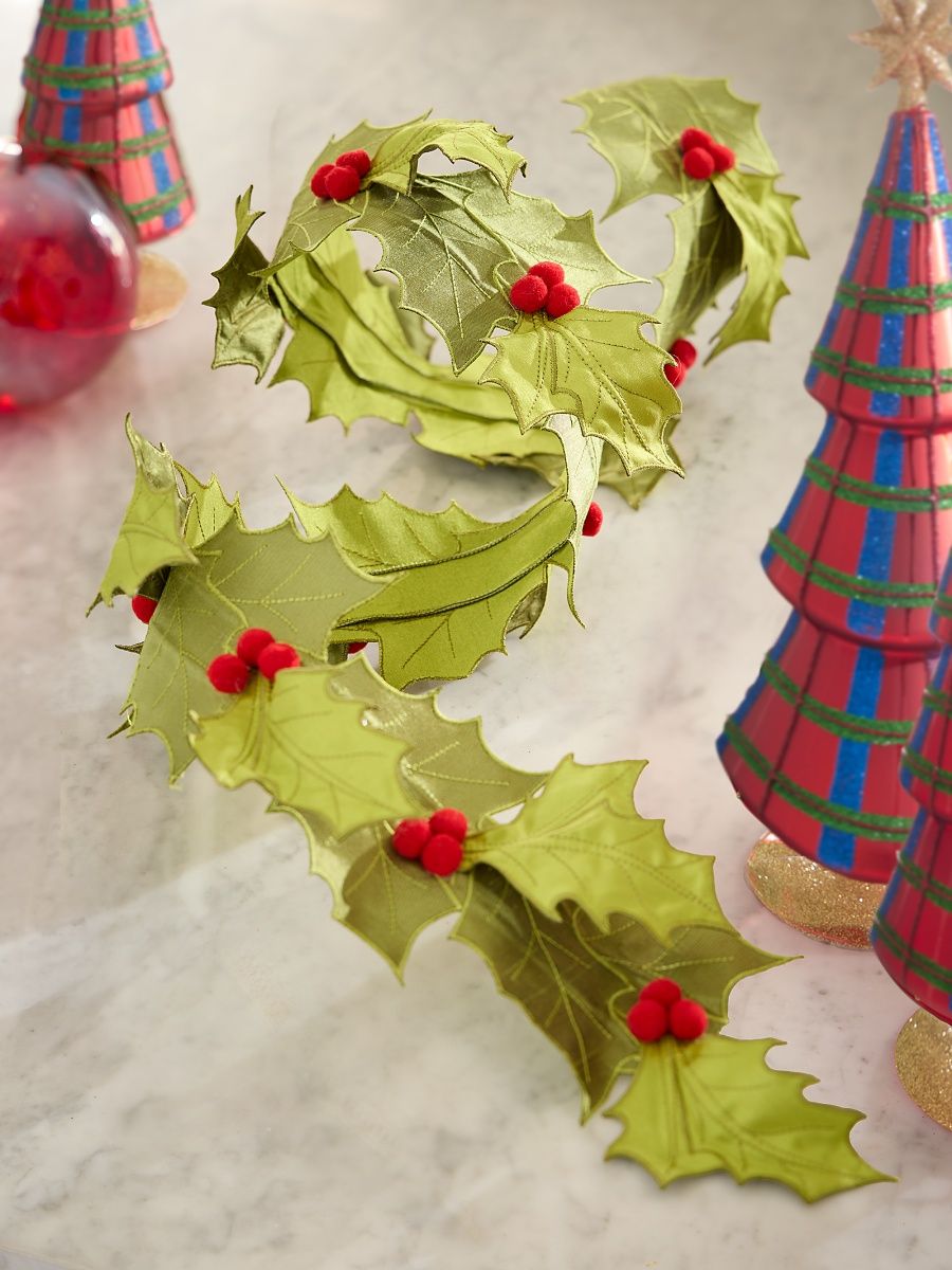 Holly Ribbon