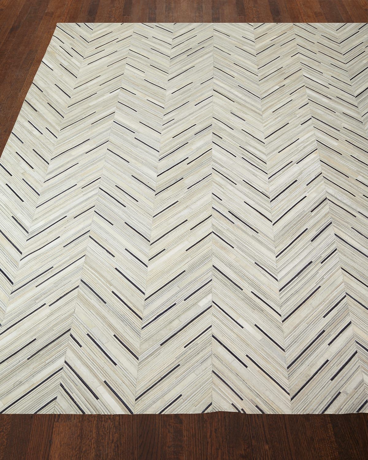 Aquinnah Hair on Hide Rug, 10 & apos; x 14 & apos;