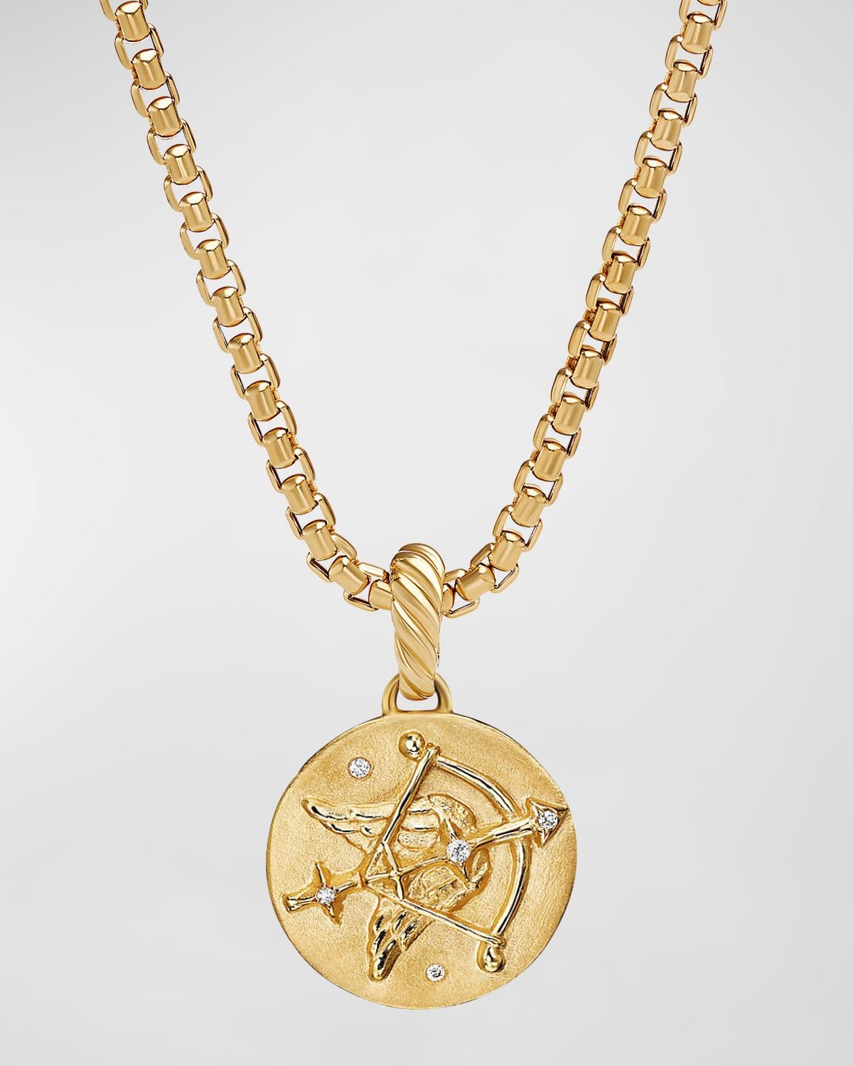 Amulet with Diamonds in 18K Gold, 28.7mm