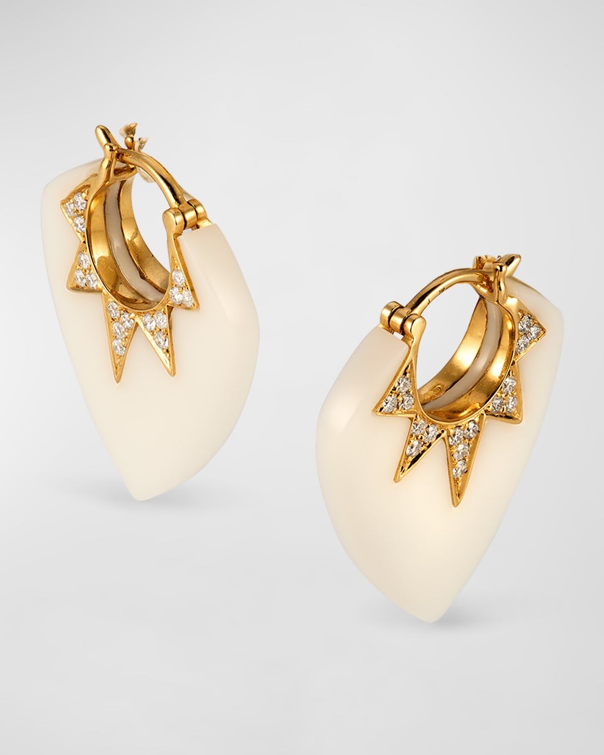 18K Yellow Gold Earrings with White Onyx and GH-SI Diamonds, 25x20mm