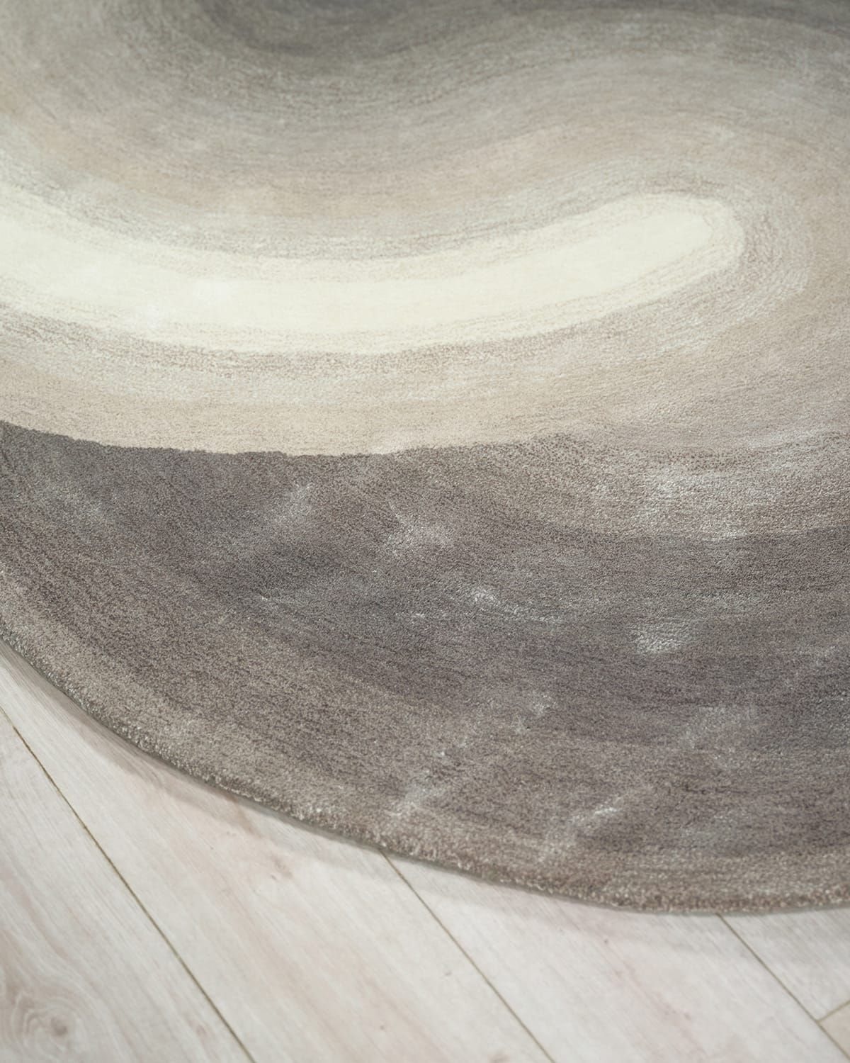 Mitomo Hand-Tufted Charcoal & Ivory Shaped Rug