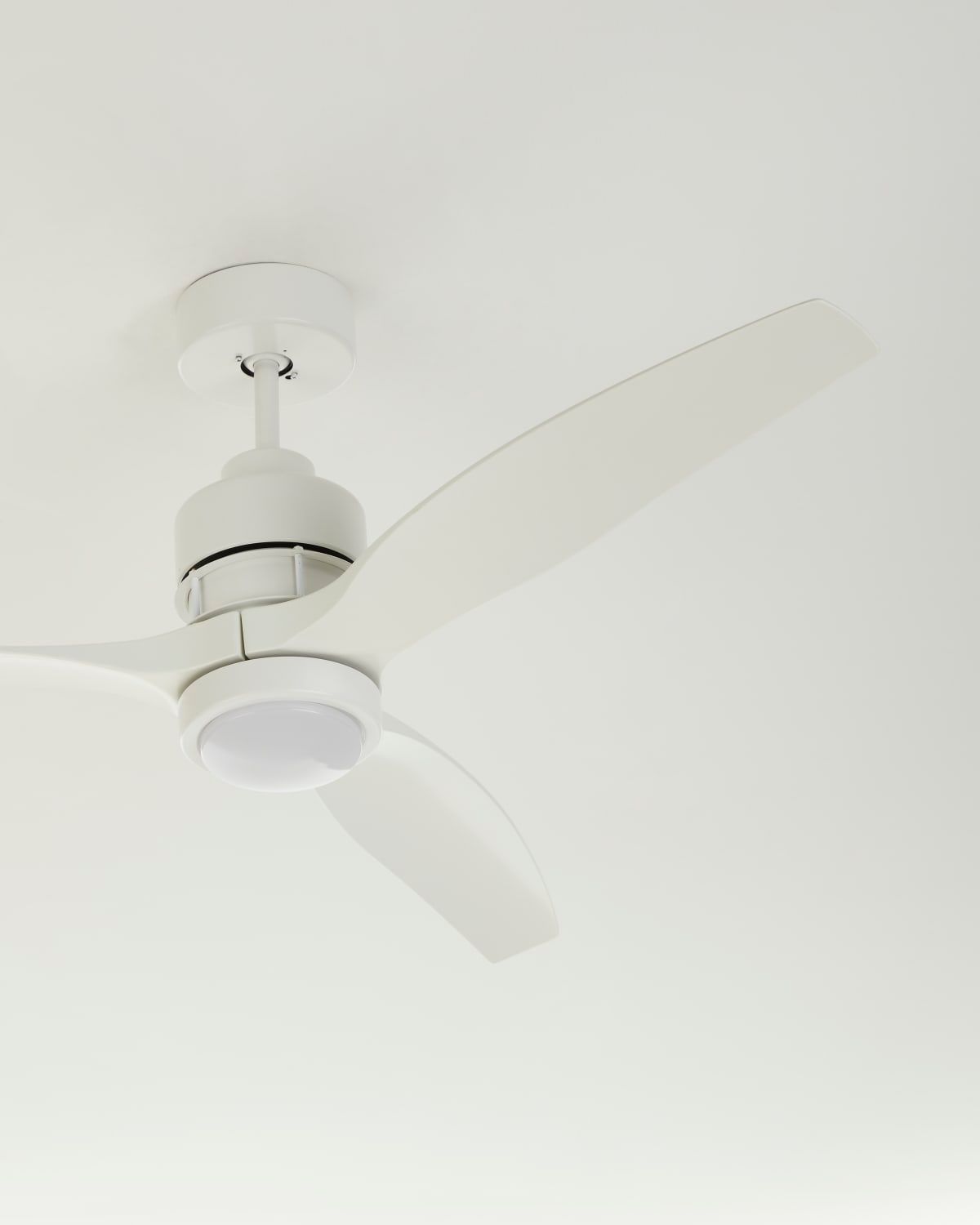 Sonnet 52" Wi-Fi Ceiling Fan with Light Kit