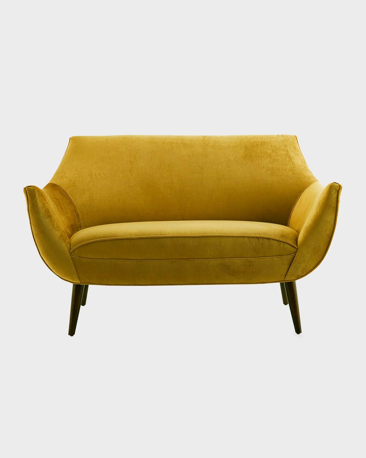 Leandro Settee