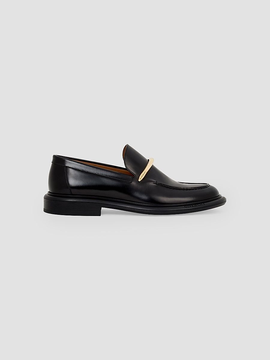 Givenchy Women's Pinch Loafers in Brushed Leather - Black - Size 10