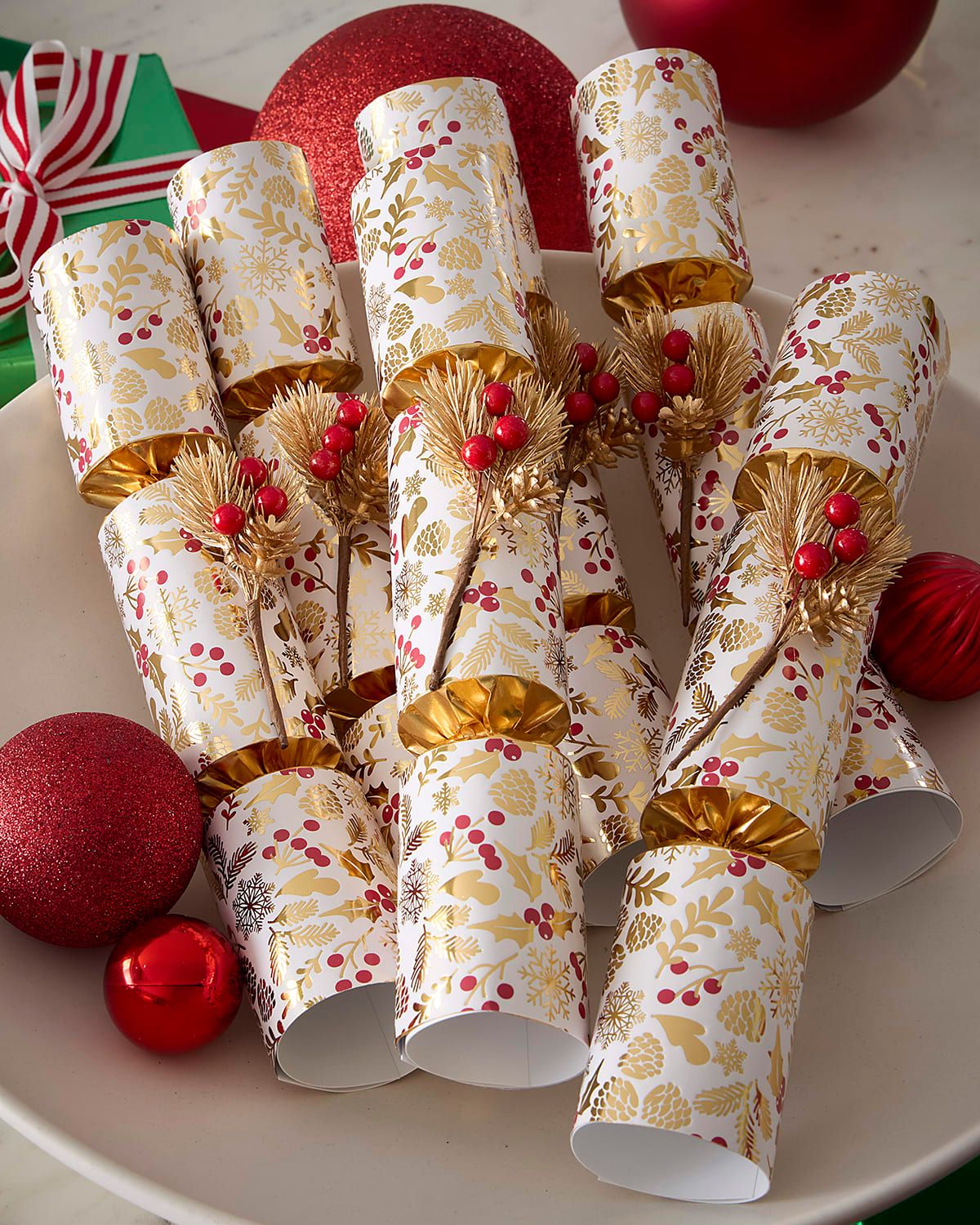 Winter Berry Christmas Crackers, Set of 6
