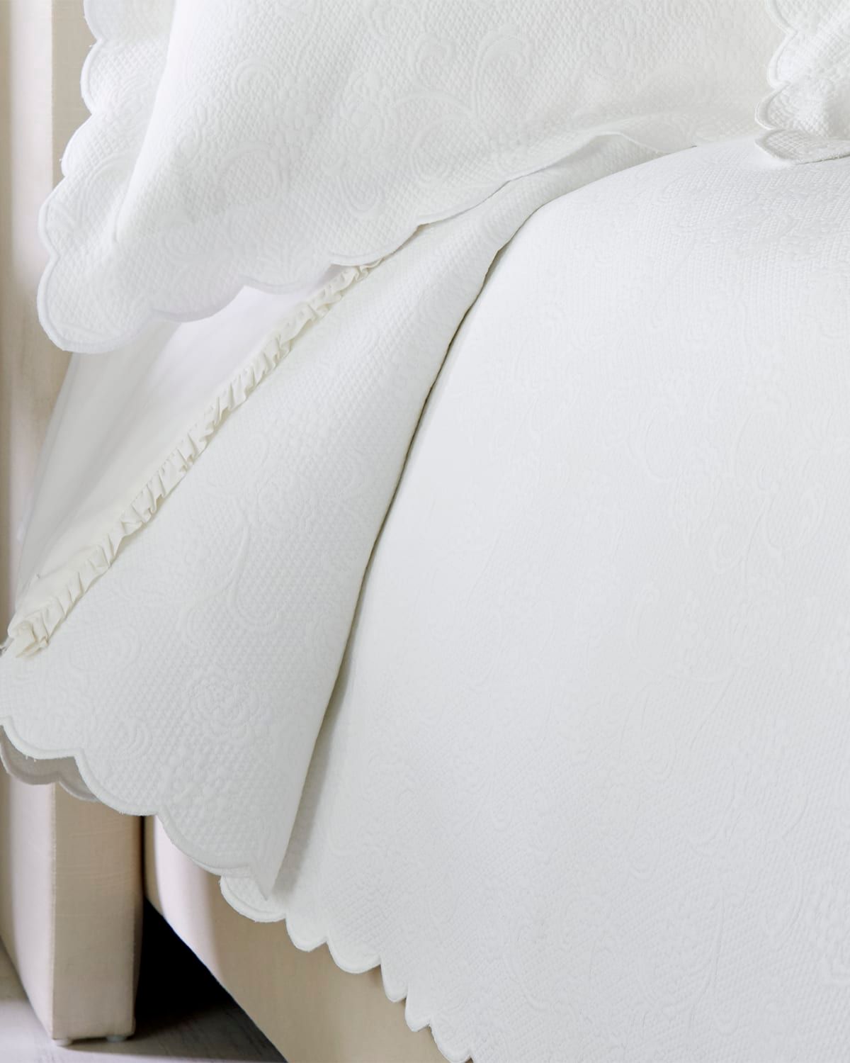 Alice Full/Queen Floral Matelasse Coverlet