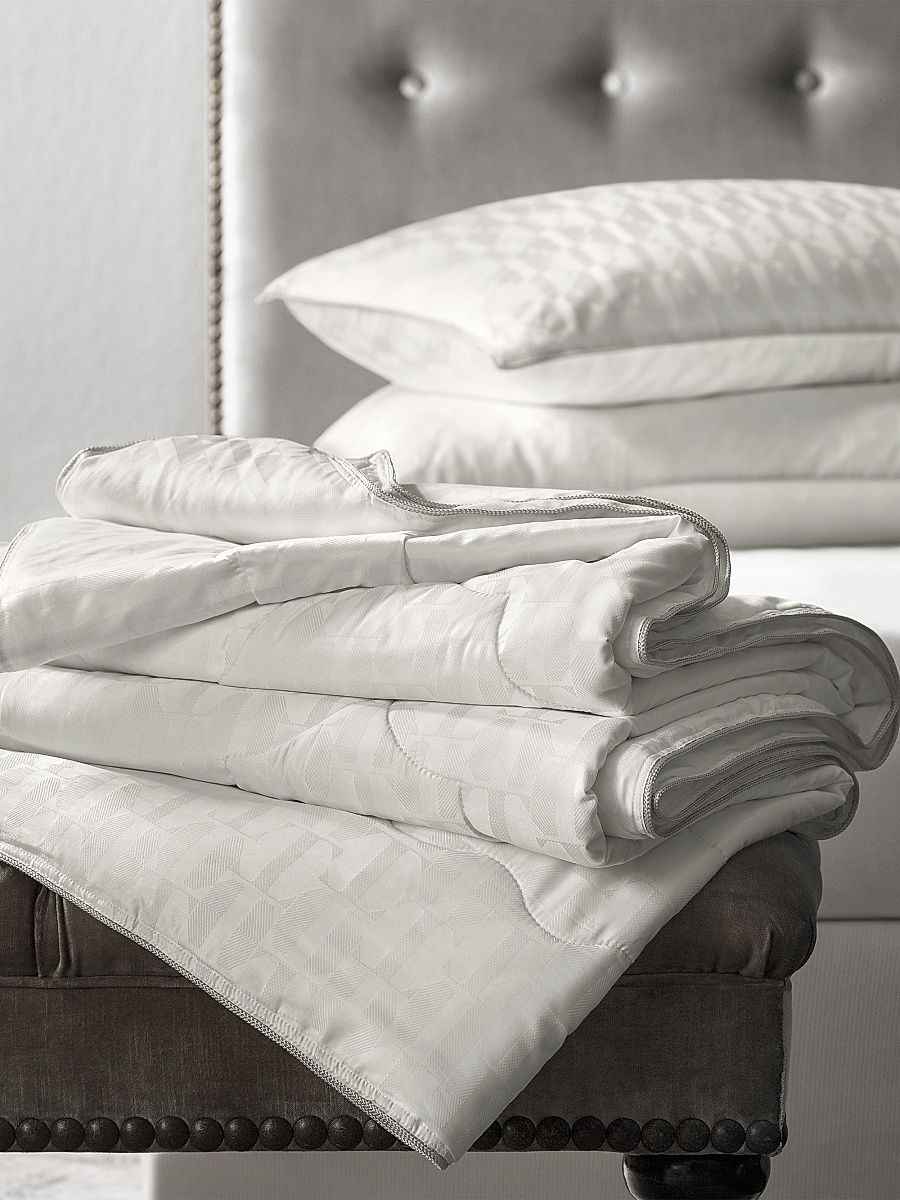 Infinity Comforter & Pillow Collection - White - Size California King
